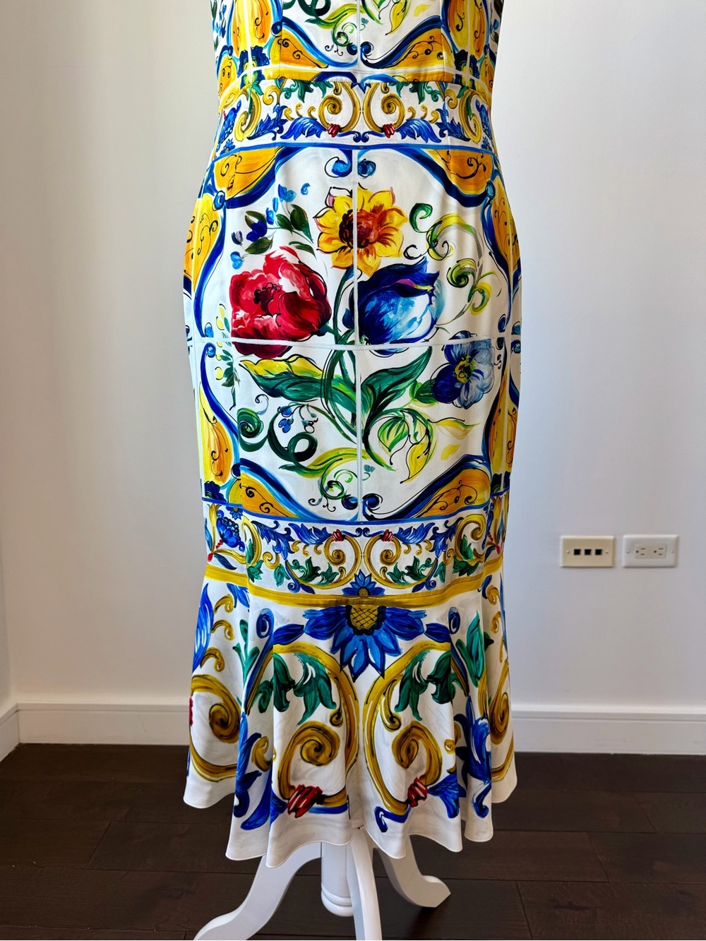 Dolce & Gabbana Majolica Silk Dress. IT 50. US 12. - Picture 4 of 13